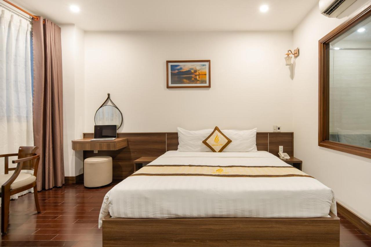 Hoang Linh Riverfront Hotel Da Nang Esterno foto