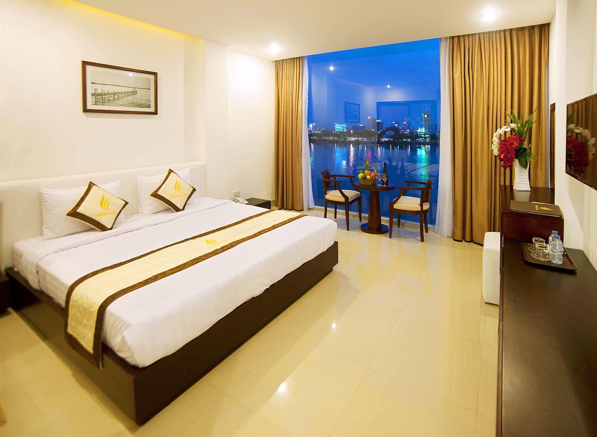 Hoang Linh Riverfront Hotel Da Nang Esterno foto